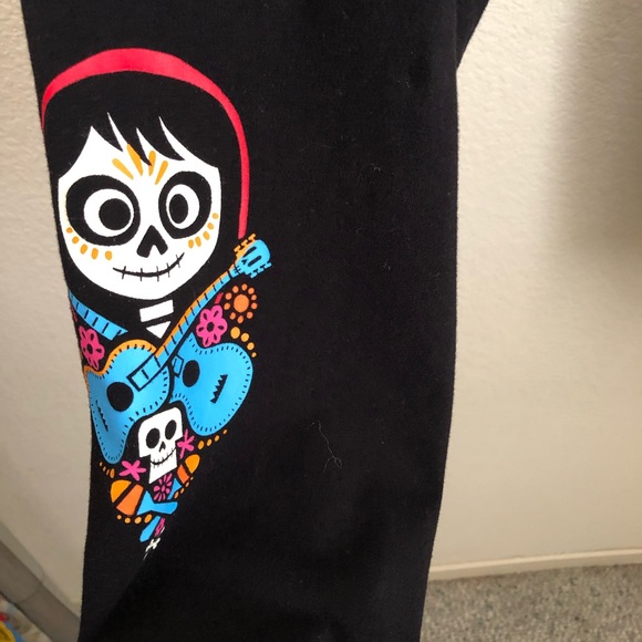 Torrid Disney Pixar Coco Guitar Black Crop Leggings Size 2 (2x) - Picture 6 of 7